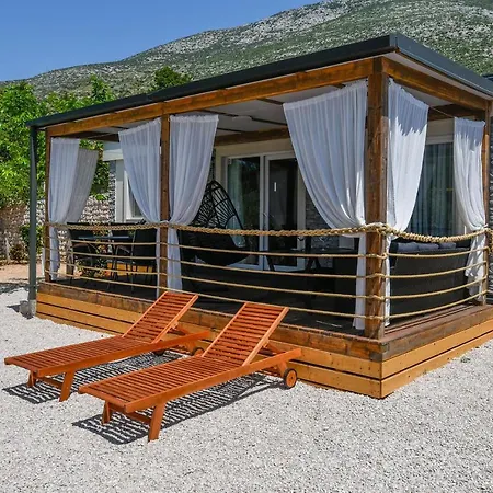 Larisa Campsite Orebic