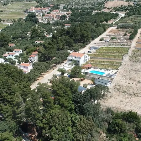 Larisa Campsite Orebic