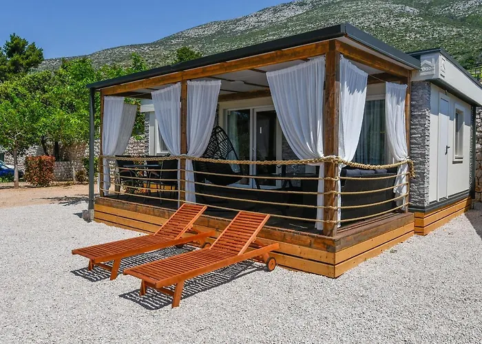 Larisa 캠프장 오레비츠