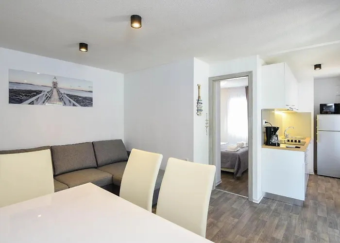 Larisa 캠프장 오레비츠